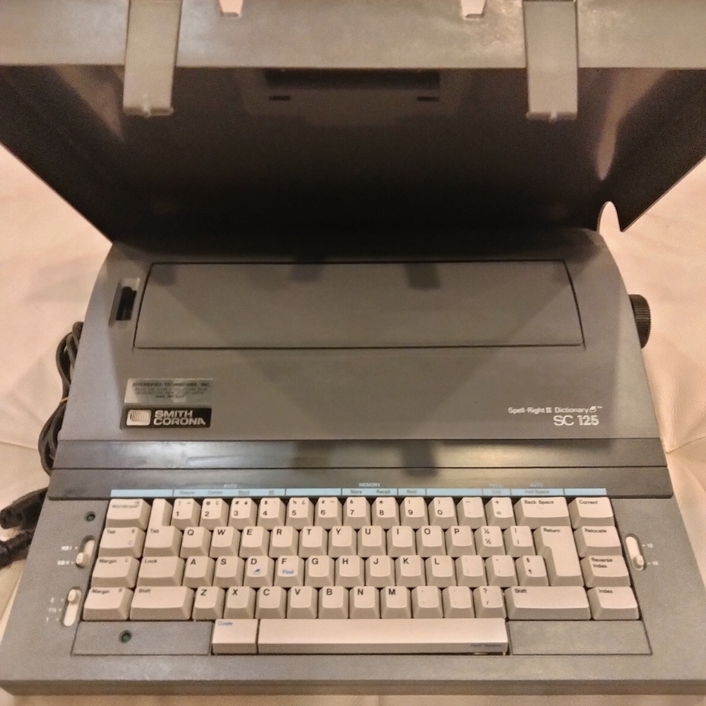 Vintage Smith Corona SC 125 Electric Typewriter